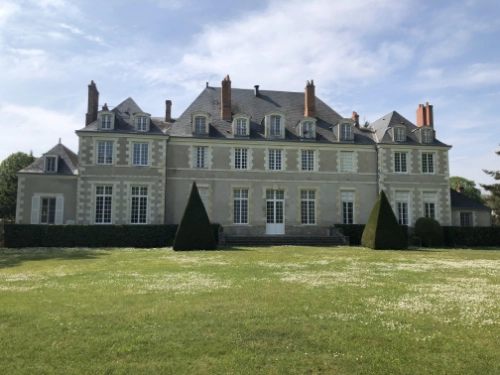 Fenêtres bois sur château