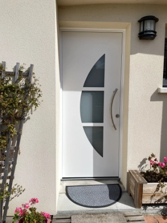 Porte entrée PVC blanche