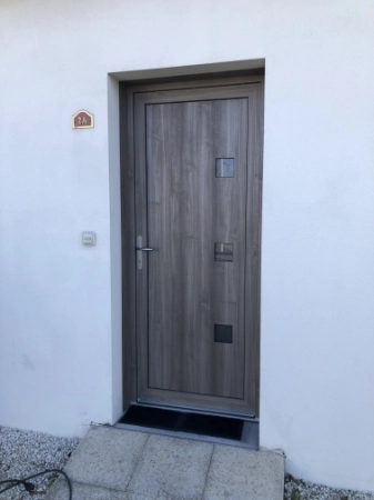 Porte entrée PVC imitation bois