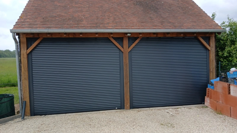 Porte de garage enroulable double